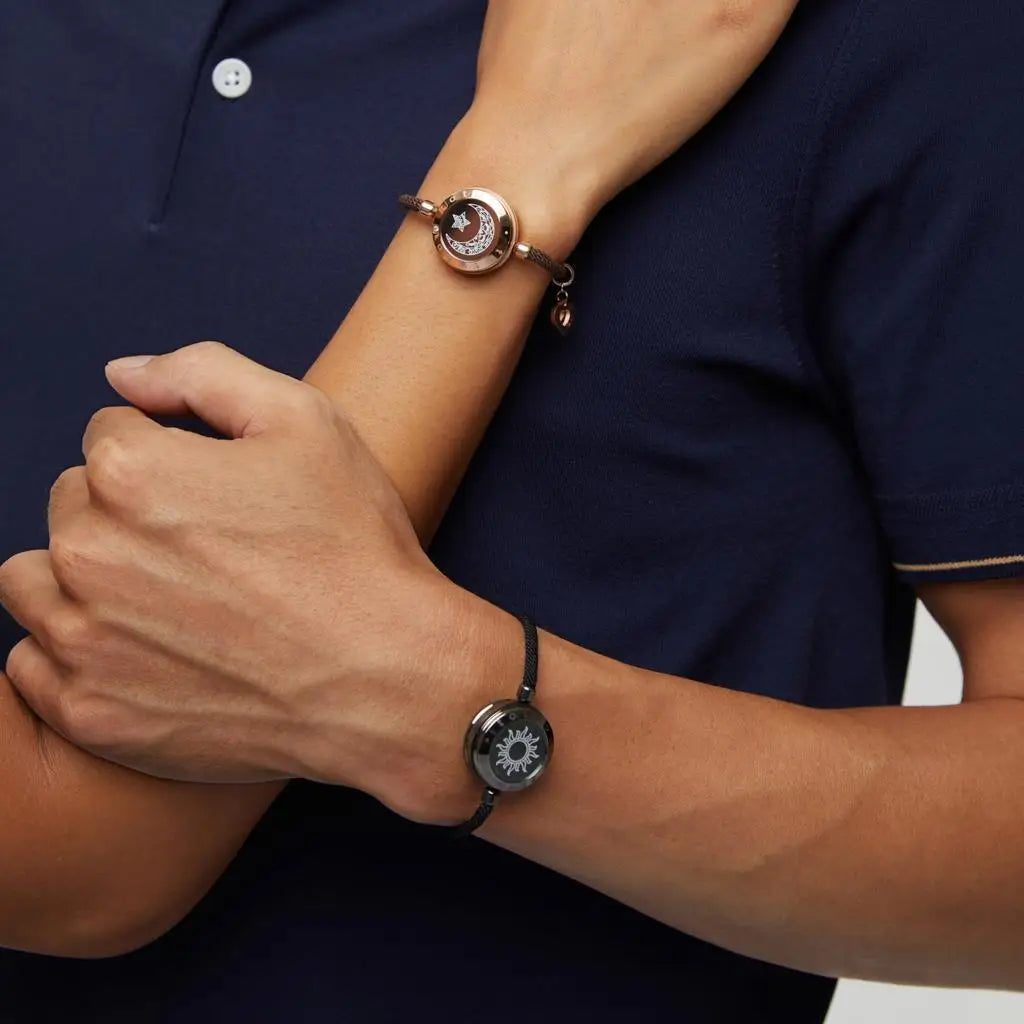TOTWOO Long Distance Touch Bracelets for Couples, Vibration & Light up for Love Couples Bracelets | Long Distance Relationship - Lovaki